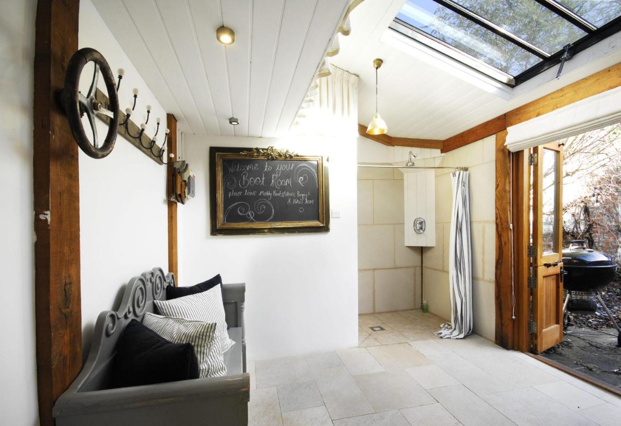 הוילה הנלי און תמז Dolls House - Luxury Townhouse *Sleeps 10* מראה חיצוני תמונה